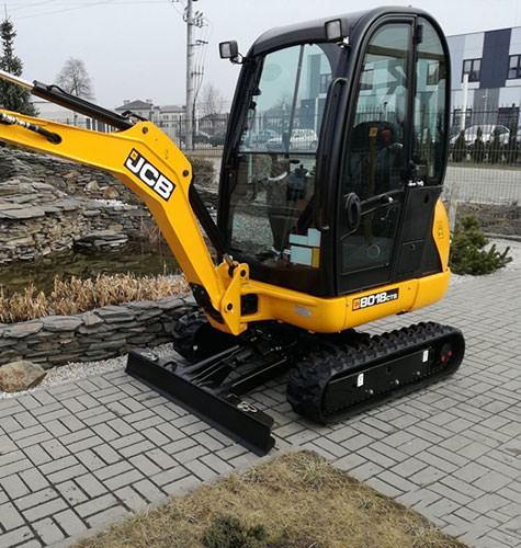 Возможности небольшого гусеничного экскаватора в Коряжме