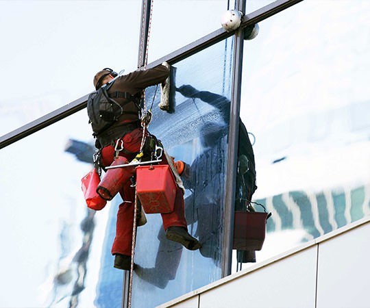 Мойка фасада на высоте в Коряжме и Архангельской области